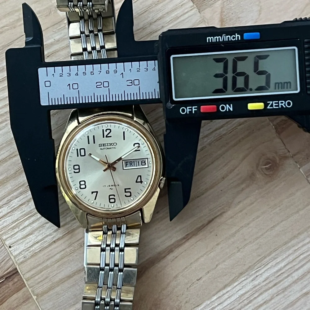 Seiko Automatic 17 Jewels Rare Vintage Men’s Watch Two-Tone Bracelet Gold Dial